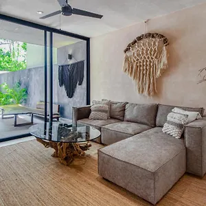 https://surenna-18.tulum-hotels.net